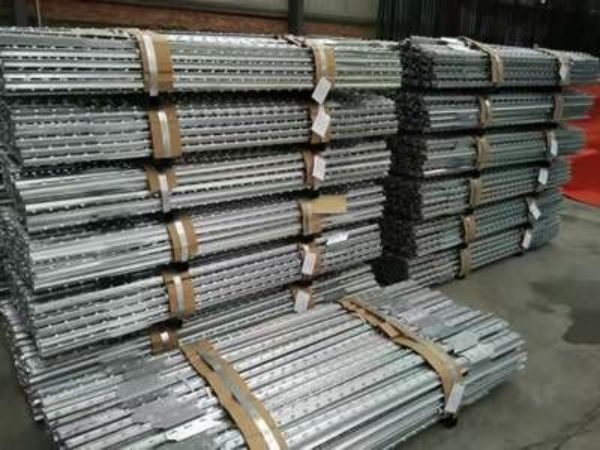 22 studded-t-post-pvc-galvanized