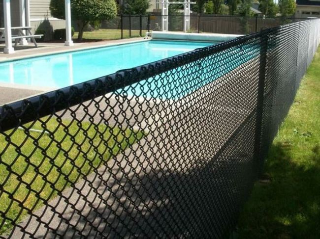 black chain link swimming pool fence