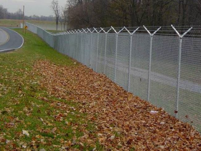highway chain link fencing